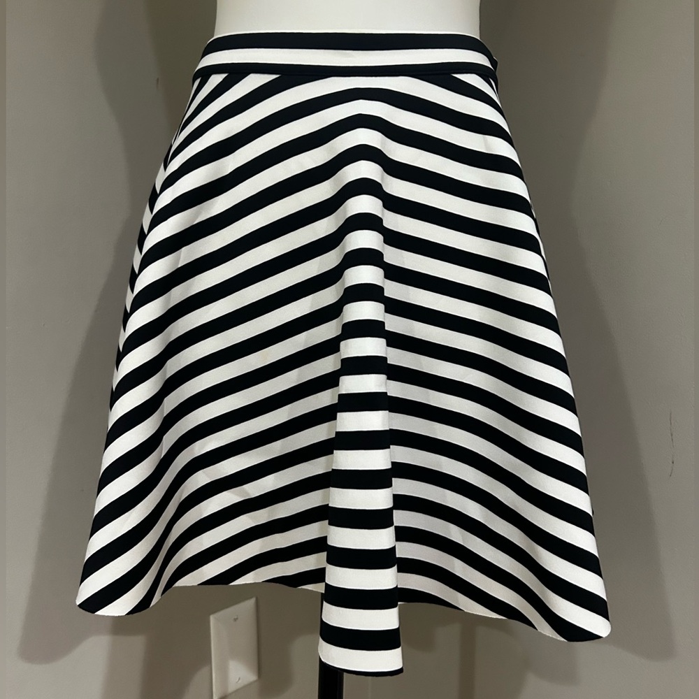 Abercrombie & Fitch Striped Black & White Raw Hem Mini Skirt Size S